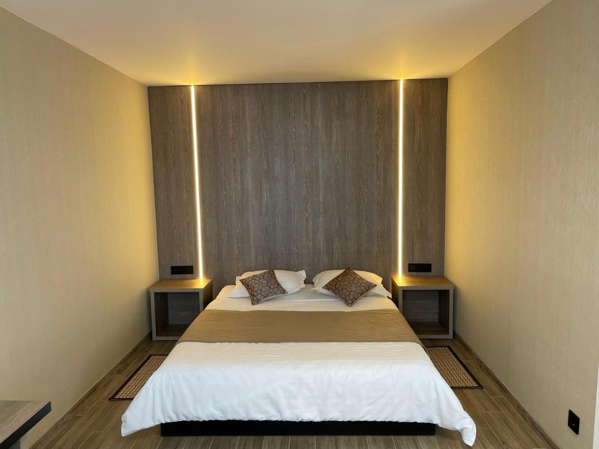 Hotel Complex Ukraine Lutsʼk Extérieur photo