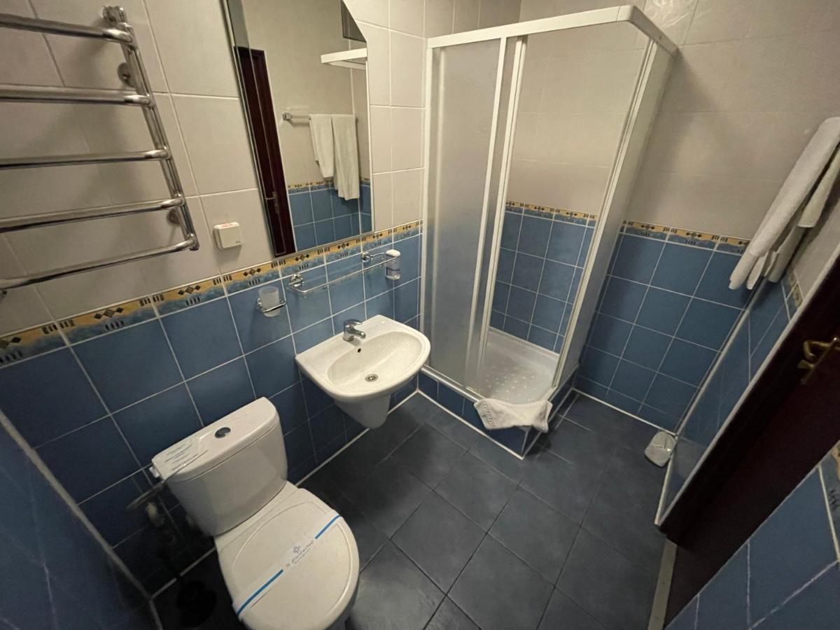 Hotel Complex Ukraine Lutsʼk Extérieur photo