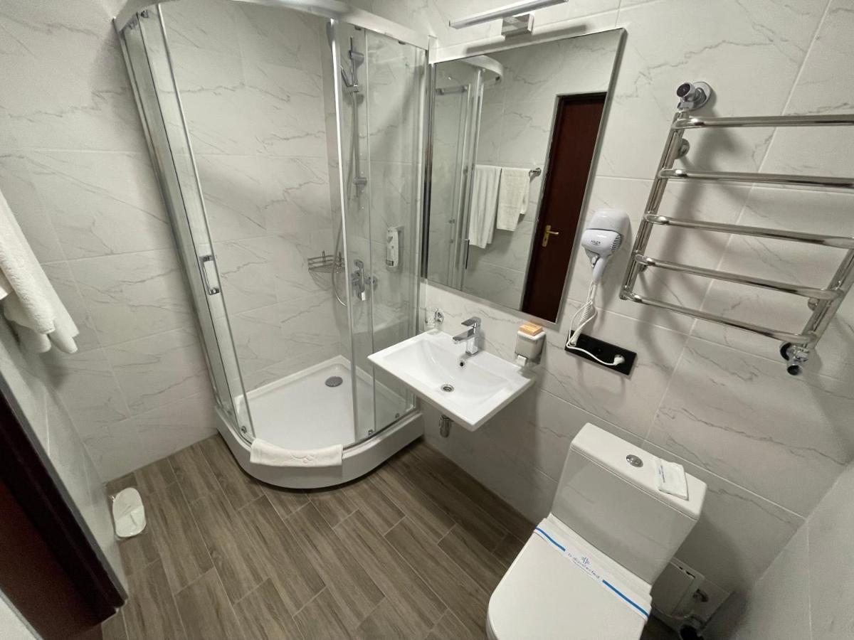 Hotel Complex Ukraine Lutsʼk Extérieur photo