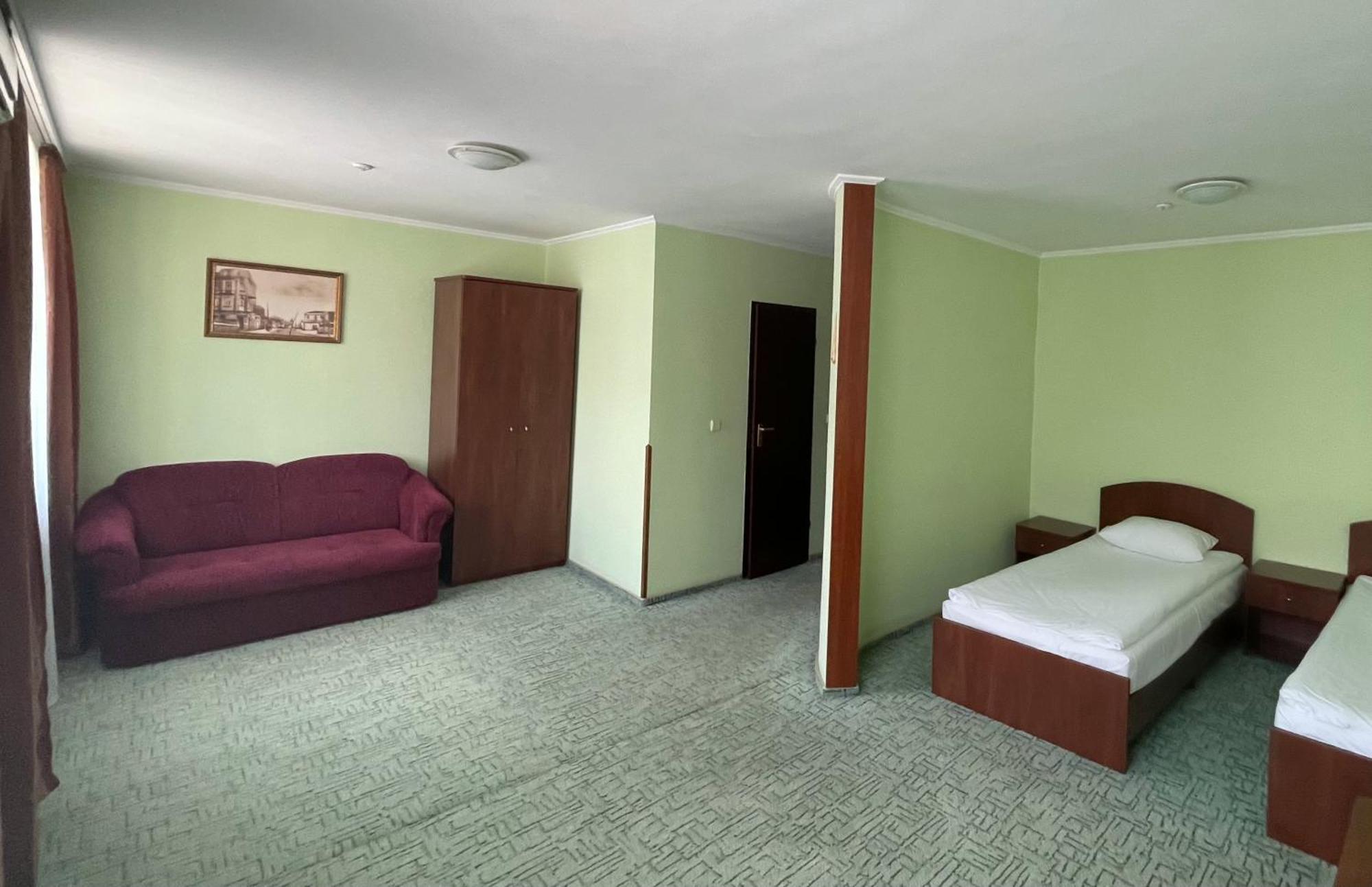 Hotel Complex Ukraine Lutsʼk Extérieur photo