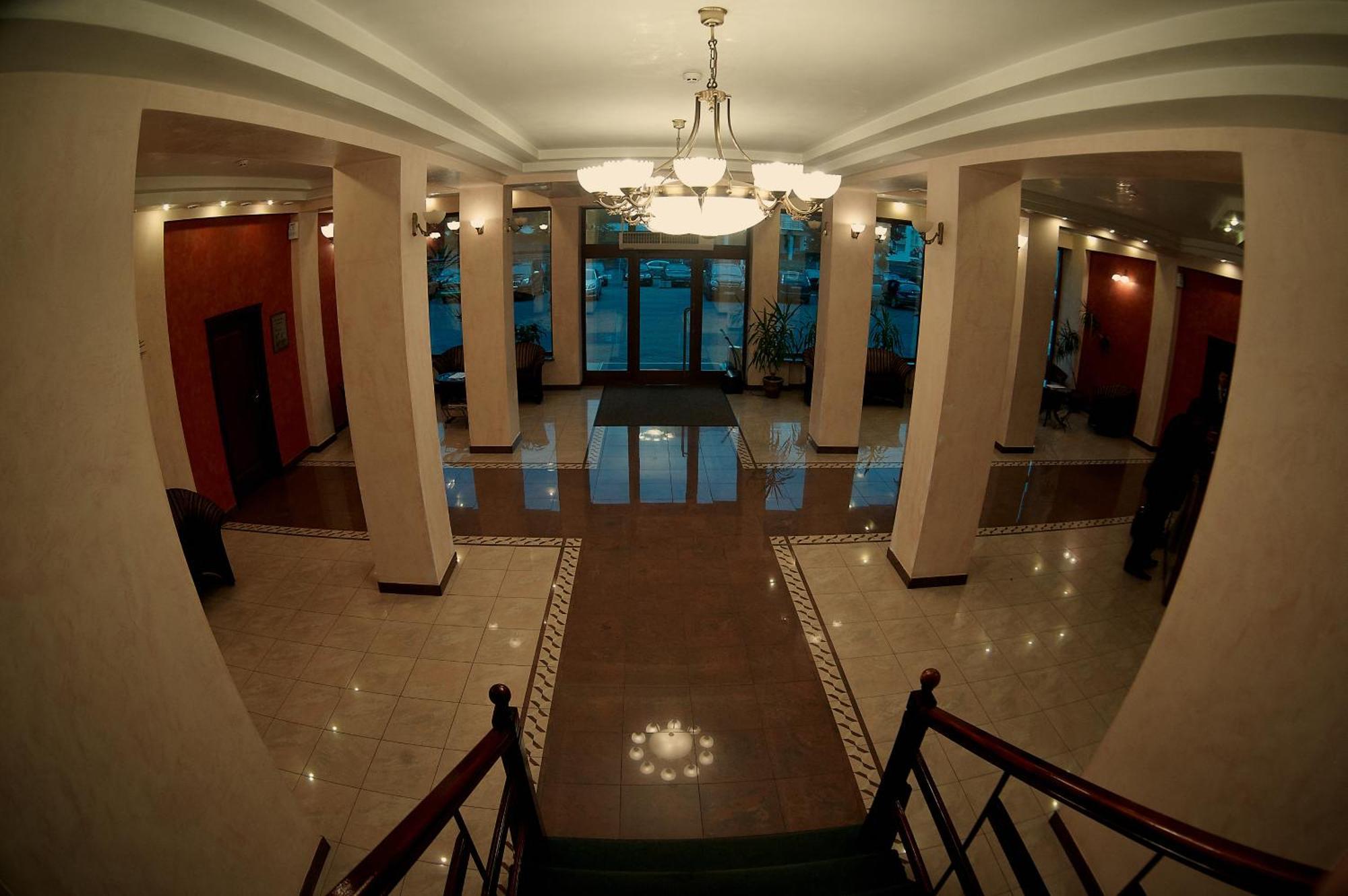 Hotel Complex Ukraine Lutsʼk Extérieur photo